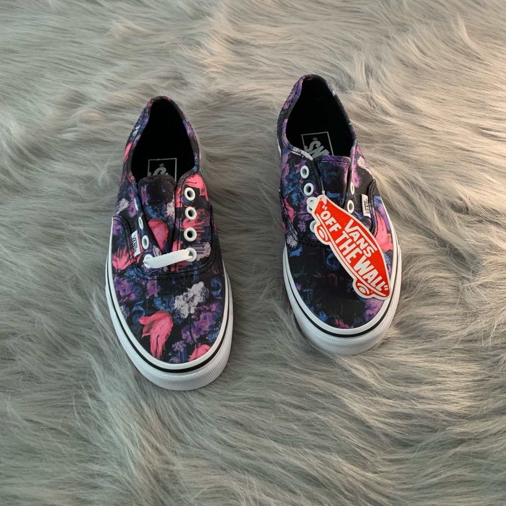 New Women’s Floral Vans - Picture 4 of 6